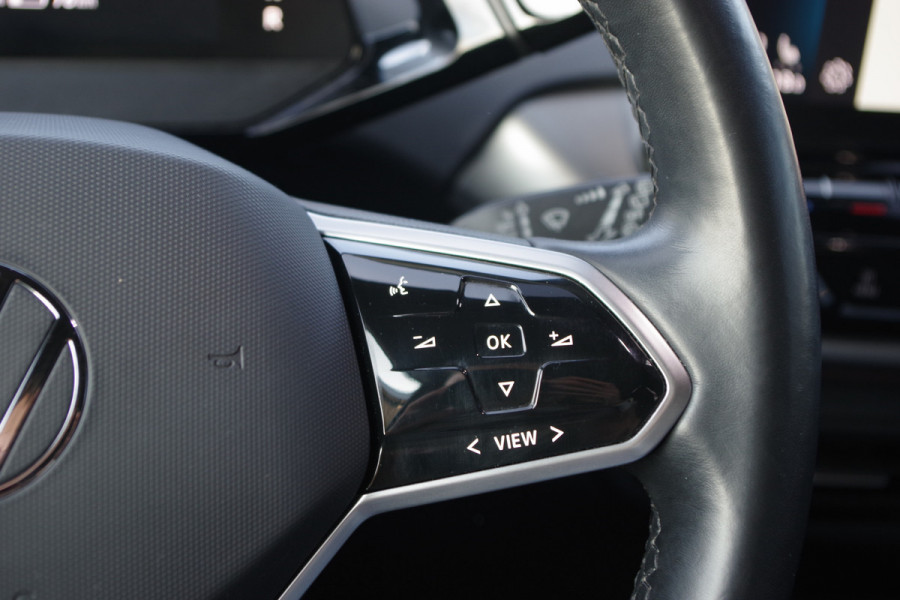 Volkswagen ID.4 Max 77 kWh, Winterpakket, Leder / Alcantara, Camera, Warmtepomp