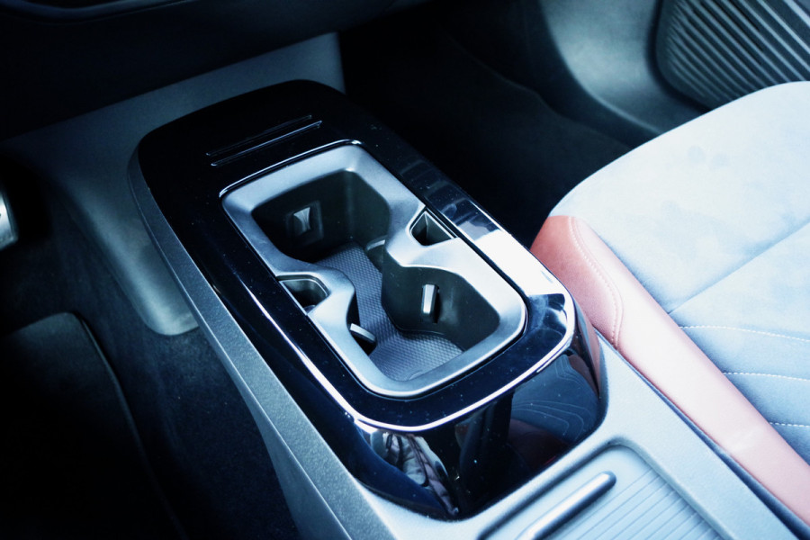 Volkswagen ID.4 Max 77 kWh, Winterpakket, Leder / Alcantara, Camera, Warmtepomp