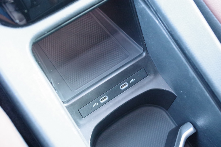 Volkswagen ID.4 Max 77 kWh, Winterpakket, Leder / Alcantara, Camera, Warmtepomp