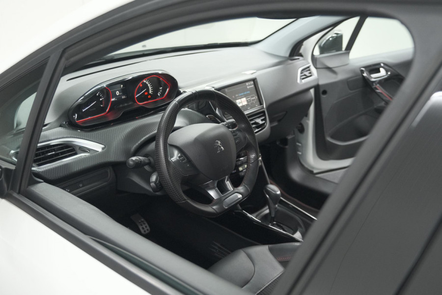 Peugeot 2008 PureTech 110 EAT6 GT-Line | Trekhaak | Camera | Navigatie | Parkeersensoren