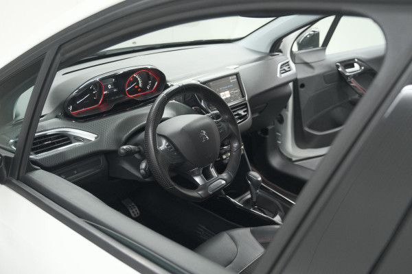 Peugeot 2008 PureTech 110 EAT6 GT-Line | Trekhaak | Camera | Navigatie | Parkeersensoren