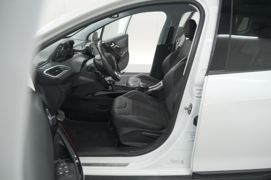 Peugeot 2008 PureTech 110 EAT6 GT-Line | Trekhaak | Camera | Navigatie | Parkeersensoren