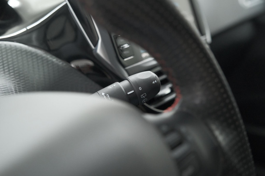 Peugeot 2008 PureTech 110 EAT6 GT-Line | Trekhaak | Camera | Navigatie | Parkeersensoren
