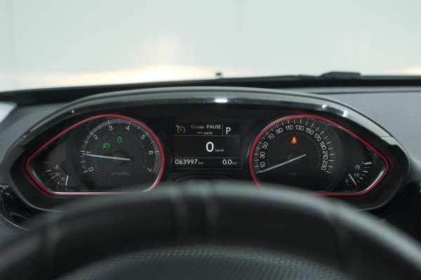 Peugeot 2008 PureTech 110 EAT6 GT-Line | Trekhaak | Camera | Navigatie | Parkeersensoren