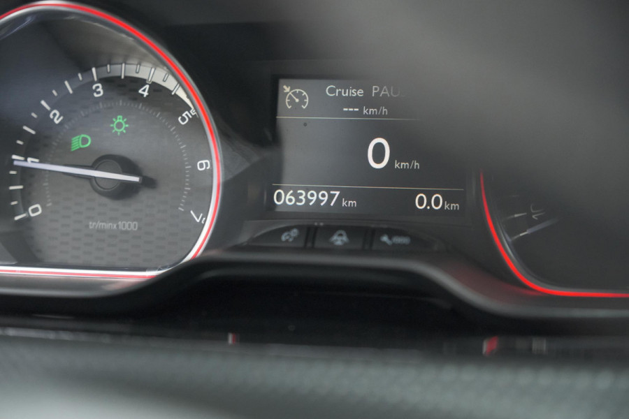 Peugeot 2008 PureTech 110 EAT6 GT-Line | Trekhaak | Camera | Navigatie | Parkeersensoren