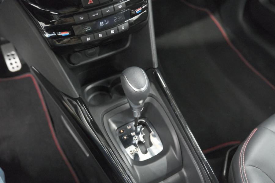 Peugeot 2008 PureTech 110 EAT6 GT-Line | Trekhaak | Camera | Navigatie | Parkeersensoren