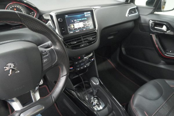 Peugeot 2008 PureTech 110 EAT6 GT-Line | Trekhaak | Camera | Navigatie | Parkeersensoren