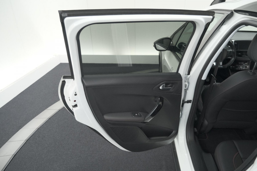 Peugeot 2008 PureTech 110 EAT6 GT-Line | Trekhaak | Camera | Navigatie | Parkeersensoren