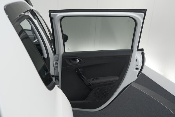 Peugeot 2008 PureTech 110 EAT6 GT-Line | Trekhaak | Camera | Navigatie | Parkeersensoren