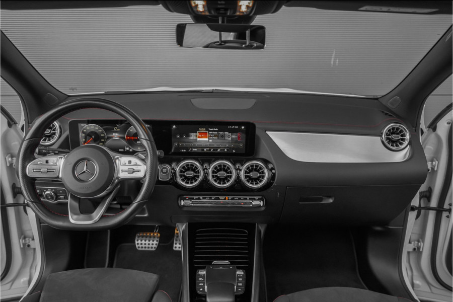 Mercedes-Benz EQA 250 Edition 1 67 kWh AMG Line Pano Camera Stoelverw