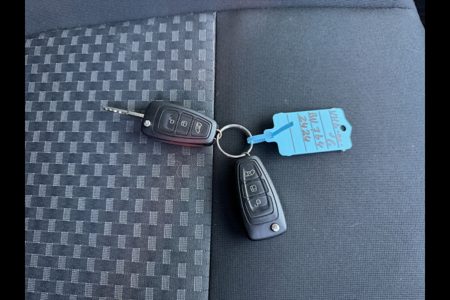 Ford Transit Custom 320 2.0 TDCI L2H1 Trend Trekhaak LED Airco Cruise Imperiaal Ladder Stoelverwarming Parkeersensoren Voor en Achter