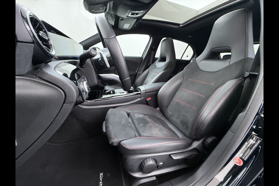 Mercedes-Benz A-Klasse 250e AMG // Panoramadak // Distronic // Carplay // 18" // Nightpakket // All Season Banden // Widescreen