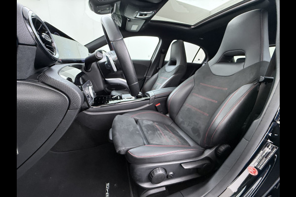 Mercedes-Benz A-Klasse 250e AMG // Panoramadak // Distronic // Carplay // 18" // Nightpakket // All Season Banden // Widescreen