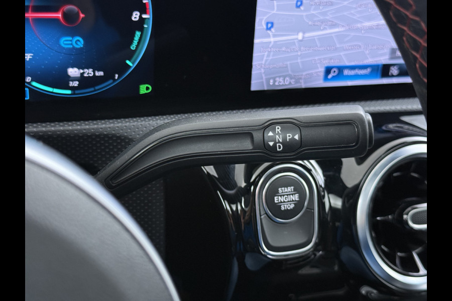 Mercedes-Benz A-Klasse 250e AMG // Panoramadak // Distronic // Carplay // 18" // Nightpakket // All Season Banden // Widescreen