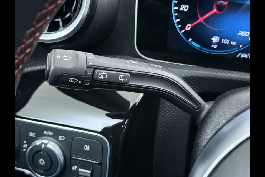 Mercedes-Benz A-Klasse 250e AMG // Panoramadak // Distronic // Carplay // 18" // Nightpakket // All Season Banden // Widescreen