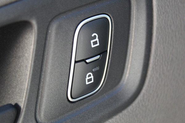 Ford Transit Connect 1.0 100 pk Ecoboost L1 Trend Parkeer Sensoren, Cruise Control, Airco, Zijschuifdeur rechts