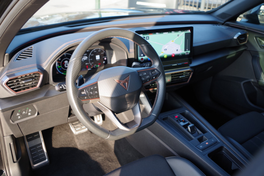 CUPRA Formentor 1.4 e-Hybrid VZ 245 PK Copper Edition PHEV, Panoramadak, Camera, Carplay, Adap. Cruise Control