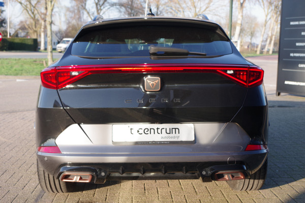 CUPRA Formentor 1.4 e-Hybrid VZ 245 PK Copper Edition PHEV, Panoramadak, Camera, Carplay, Adap. Cruise Control