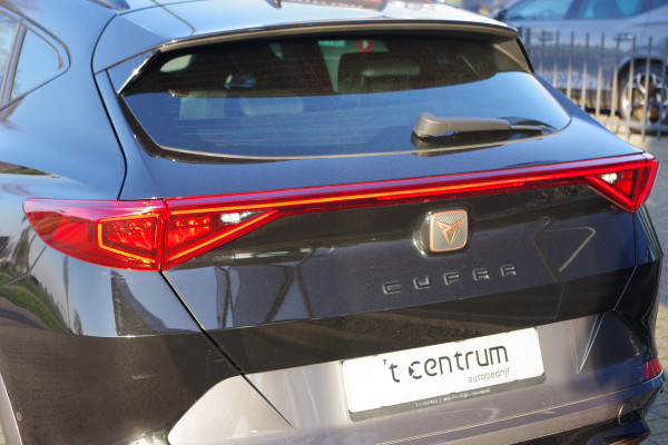 CUPRA Formentor 1.4 e-Hybrid VZ 245 PK Copper Edition PHEV, Panoramadak, Camera, Carplay, Adap. Cruise Control