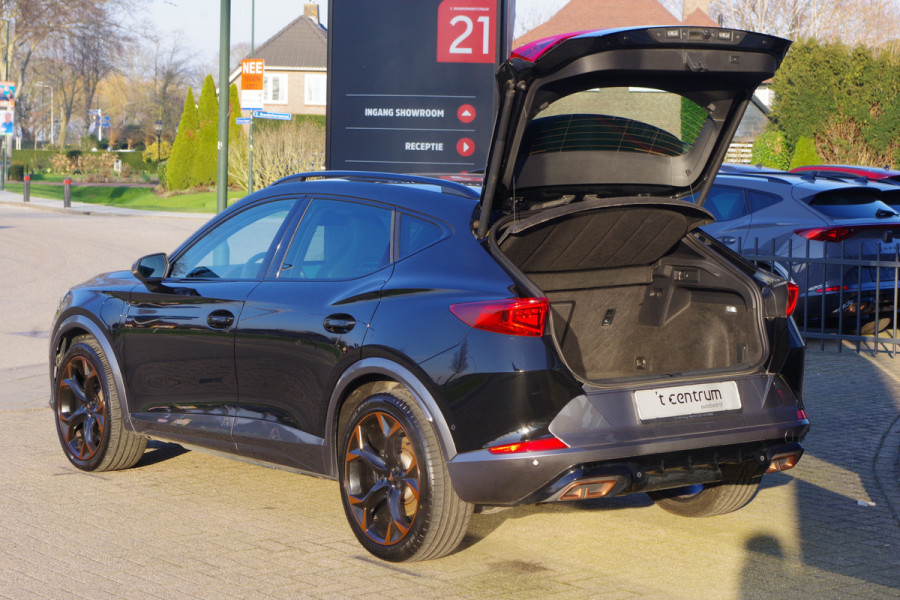 CUPRA Formentor 1.4 e-Hybrid VZ 245 PK Copper Edition PHEV, Panoramadak, Camera, Carplay, Adap. Cruise Control