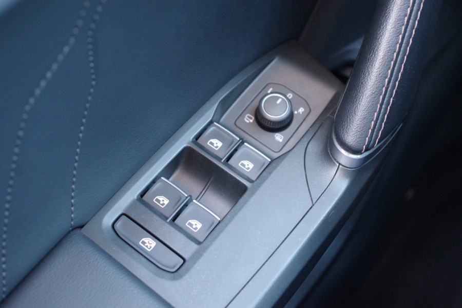 CUPRA Formentor 1.4 e-Hybrid VZ 245 PK Copper Edition PHEV, Panoramadak, Camera, Carplay, Adap. Cruise Control