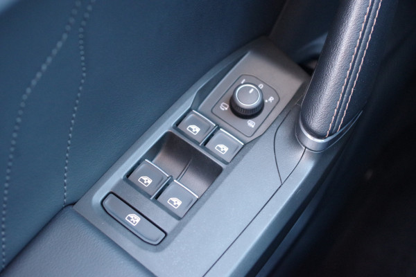 CUPRA Formentor 1.4 e-Hybrid VZ 245 PK Copper Edition PHEV, Panoramadak, Camera, Carplay, Adap. Cruise Control