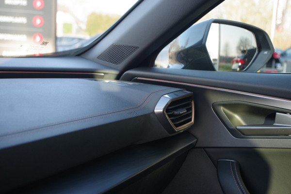 CUPRA Formentor 1.4 e-Hybrid VZ 245 PK Copper Edition PHEV, Panoramadak, Camera, Carplay, Adap. Cruise Control