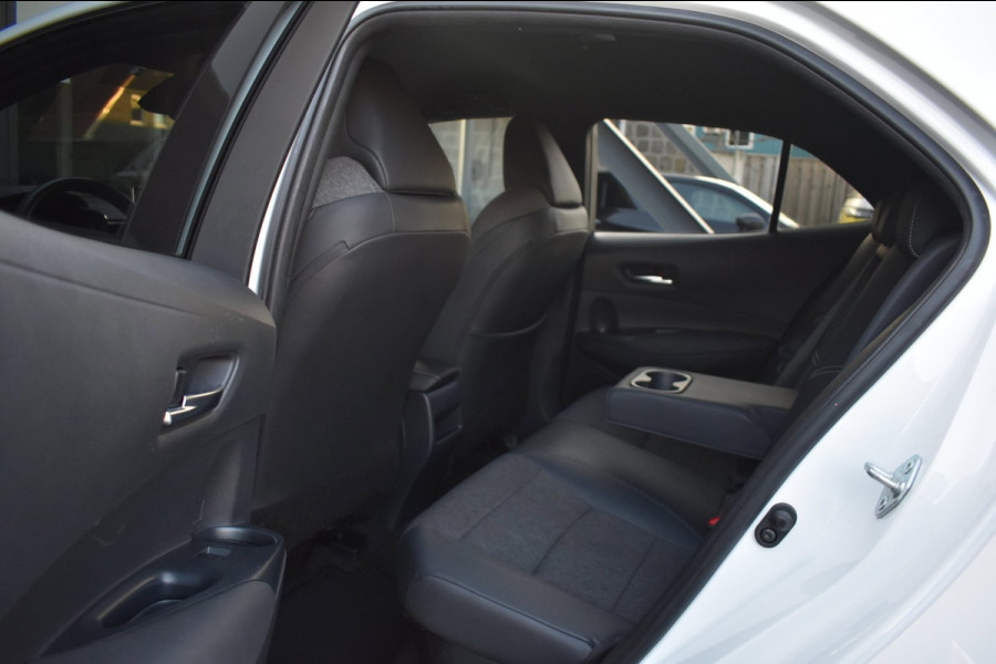 Toyota Corolla 1.8 Hybrid Dynamic | CAMERA | STOELVERWARMING | APPLE CARPLAY | ANDROID AUTO | NAP |