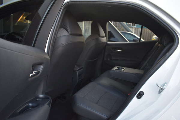 Toyota Corolla 1.8 Hybrid Dynamic | CAMERA | STOELVERWARMING | APPLE CARPLAY | ANDROID AUTO | NAP |