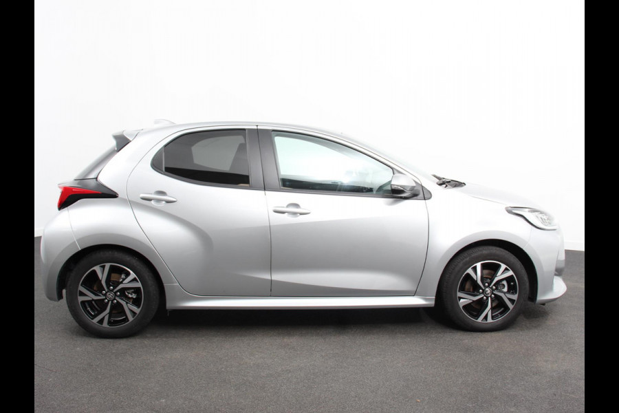 Toyota Yaris 1.5 Hybrid Dynamic Automaat Climate control | Cruise control adaptieve | LED | Achteruitrijcamera | Lane assist | Apple Carplay/ Android Auto |