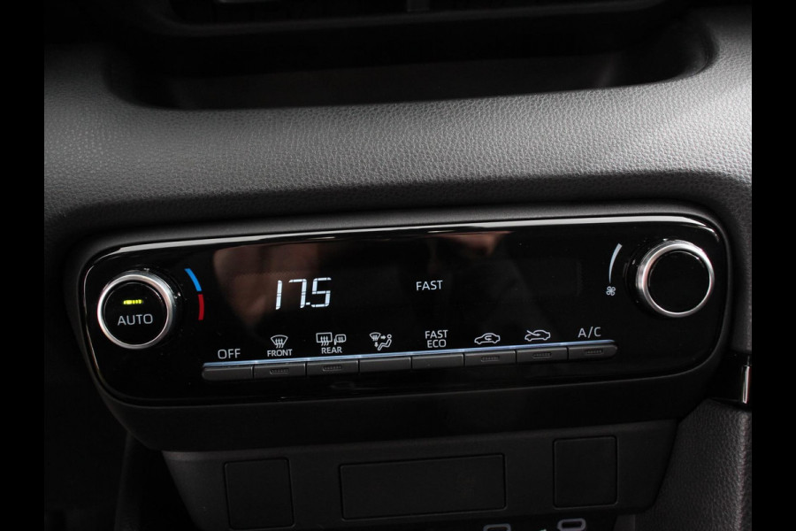 Toyota Yaris 1.5 Hybrid Dynamic Automaat Climate control | Cruise control adaptieve | LED | Achteruitrijcamera | Lane assist | Apple Carplay/ Android Auto |