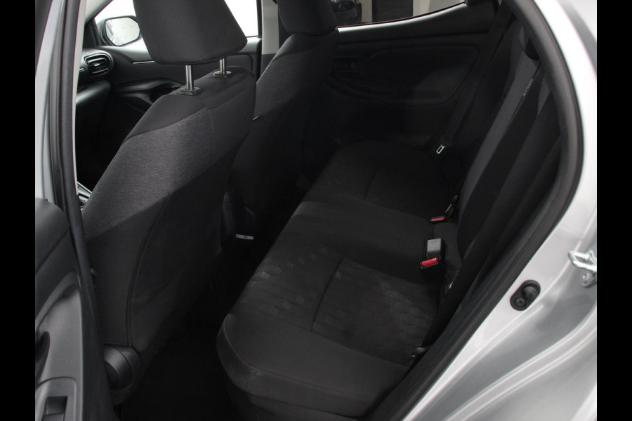 Toyota Yaris 1.5 Hybrid Dynamic Automaat Climate control | Cruise control adaptieve | LED | Achteruitrijcamera | Lane assist | Apple Carplay/ Android Auto |