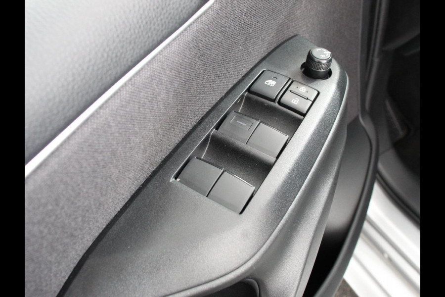 Toyota Yaris 1.5 Hybrid Dynamic Automaat Climate control | Cruise control adaptieve | LED | Achteruitrijcamera | Lane assist | Apple Carplay/ Android Auto |