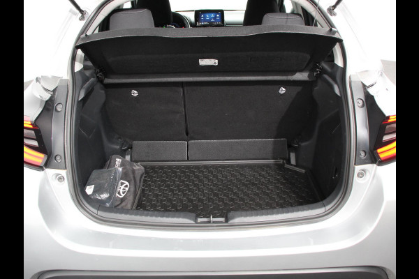 Toyota Yaris 1.5 Hybrid Dynamic Automaat Climate control | Cruise control adaptieve | LED | Achteruitrijcamera | Lane assist | Apple Carplay/ Android Auto |