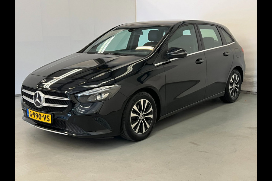 Mercedes-Benz B-Klasse 180d / NL-auto / Widescreen / CarPlay / Stoelverwarming