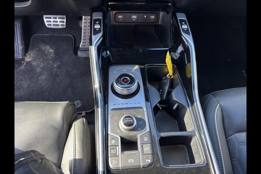 Kia Sorento 1.6 T-GDI Plug-in Hybrid 4WD ExecutiveLine 5p. |  Afneembare trekhaak | Panoramadak | 2 bandensets | Bestuurdersstoel Met Geheugen | BTW verrekenbaar | Dealer onderhouden