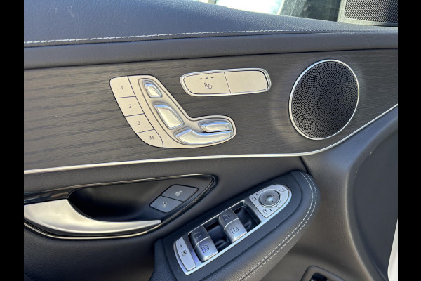 Mercedes-Benz GLC 300e 4MATIC AMG Line PHEV 320pk | Trekhaak | Panoramadak | 2 bandensets | Leder | Adaptive cruise control | Camera