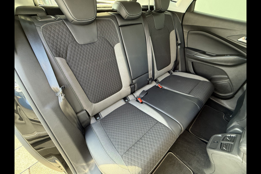 Opel Grandland X BWJ 2020 | 1.2T 131PK Business Executive | CLIMA | NAVI | CARPLAY | CAMERA A | PRIVACY GLASS | PDC 2X | LICHTMETAAL | CRUISE |