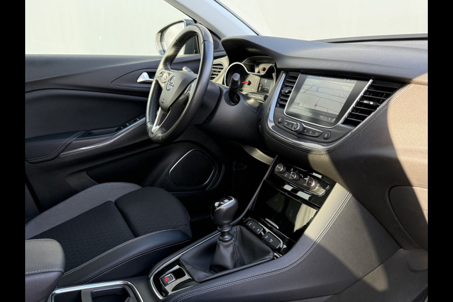 Opel Grandland X BWJ 2020 | 1.2T 131PK Business Executive | CLIMA | NAVI | CARPLAY | CAMERA A | PRIVACY GLASS | PDC 2X | LICHTMETAAL | CRUISE |