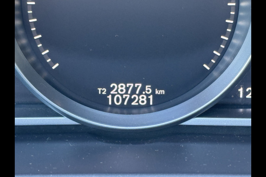 Volvo V40 BWJ 2018 | 2.0 D3 150PK R-DESIGN | TREKHAAK | PANO DAK | LEER | CAMERA A | CLIMA | NAVI | STOELVERW | PREMIUM AUDIO