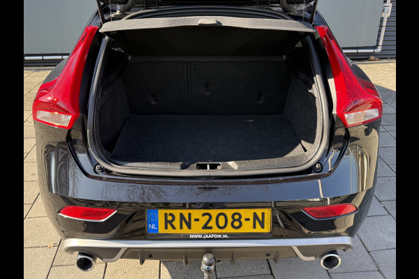 Volvo V40 BWJ 2018 | 2.0 D3 150PK R-DESIGN | TREKHAAK | PANO DAK | LEER | CAMERA A | CLIMA | NAVI | STOELVERW | PREMIUM AUDIO