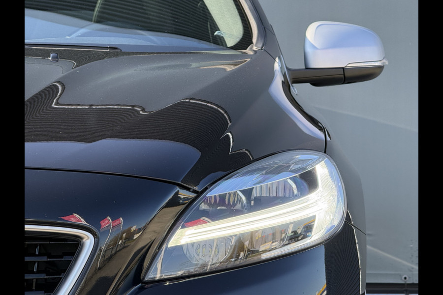 Volvo V40 BWJ 2018 | 2.0 D3 150PK R-DESIGN | TREKHAAK | PANO DAK | LEER | CAMERA A | CLIMA | NAVI | STOELVERW | PREMIUM AUDIO
