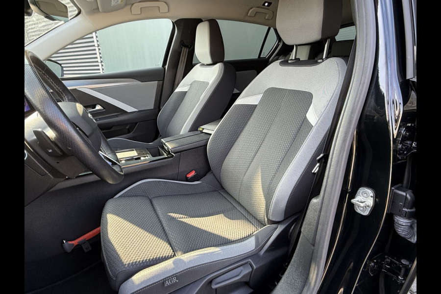 Opel Astra BWJ 2022 | SOH 97,5% 1.6 Hybrid 181PK SPORT | CAMERA A | CLIMA | NAVI | SPORTSTOELEN | STOEL&STUUR VERW | PDC 2X | CARPLAY | PRIVACY GLASS |