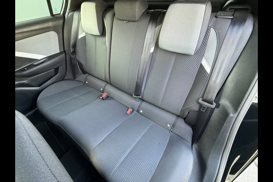 Opel Astra BWJ 2022 | SOH 97,5% 1.6 Hybrid 181PK SPORT | CAMERA A | CLIMA | NAVI | SPORTSTOELEN | STOEL&STUUR VERW | PDC 2X | CARPLAY | PRIVACY GLASS |