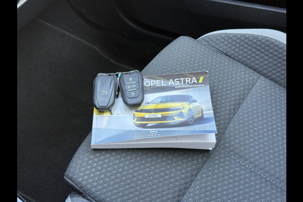 Opel Astra BWJ 2022 | SOH 97,5% 1.6 Hybrid 181PK SPORT | CAMERA A | CLIMA | NAVI | SPORTSTOELEN | STOEL&STUUR VERW | PDC 2X | CARPLAY | PRIVACY GLASS |