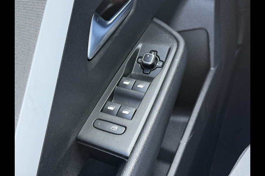 Opel Astra BWJ 2022 | SOH 97,5% 1.6 Hybrid 181PK SPORT | CAMERA A | CLIMA | NAVI | SPORTSTOELEN | STOEL&STUUR VERW | PDC 2X | CARPLAY | PRIVACY GLASS |