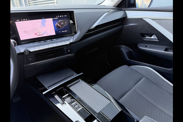 Opel Astra BWJ 2022 | SOH 97,5% 1.6 Hybrid 181PK SPORT | CAMERA A | CLIMA | NAVI | SPORTSTOELEN | STOEL&STUUR VERW | PDC 2X | CARPLAY | PRIVACY GLASS |