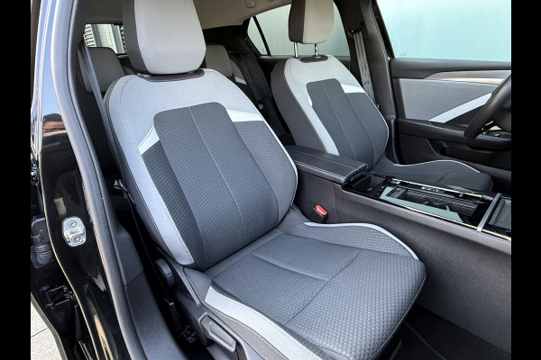 Opel Astra BWJ 2022 | SOH 97,5% 1.6 Hybrid 181PK SPORT | CAMERA A | CLIMA | NAVI | SPORTSTOELEN | STOEL&STUUR VERW | PDC 2X | CARPLAY | PRIVACY GLASS |