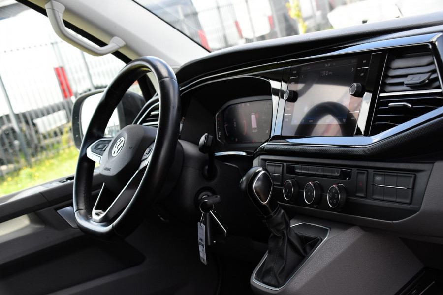 Volkswagen Transporter 2.0 TDI L2H1 32 DC Bulli Virtual, Adaptieve Cruise, Carplay, LED, 150PK, Stoelverwarming, Trekhaak, 2 x Schuifdeur, Standkachel, Uniek!