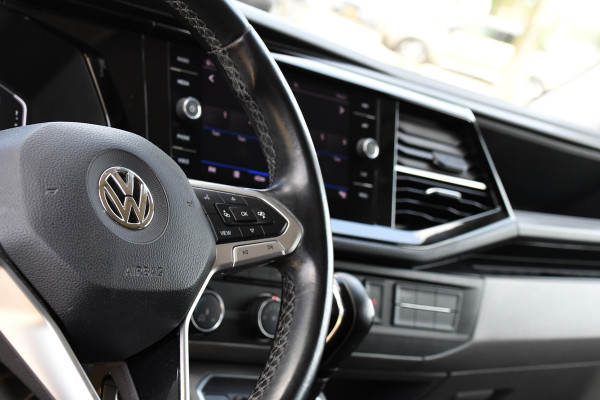 Volkswagen Transporter 2.0 TDI L2H1 32 DC Bulli Virtual, Adaptieve Cruise, Carplay, LED, 150PK, Stoelverwarming, Trekhaak, 2 x Schuifdeur, Standkachel, Uniek!